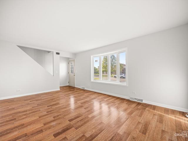 Townhouse for sale in Carol Stream, Illinois