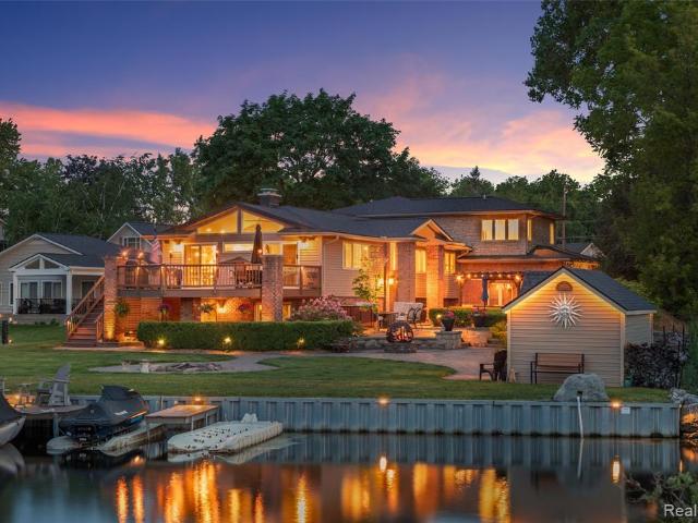 House for sale in Gregory, Michigan