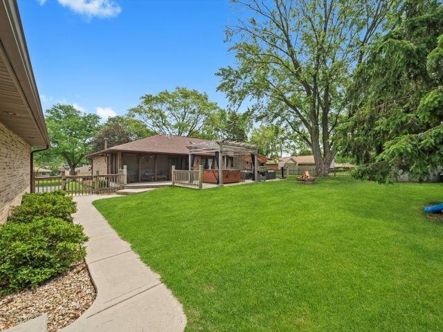 House for sale in Hickory Hills