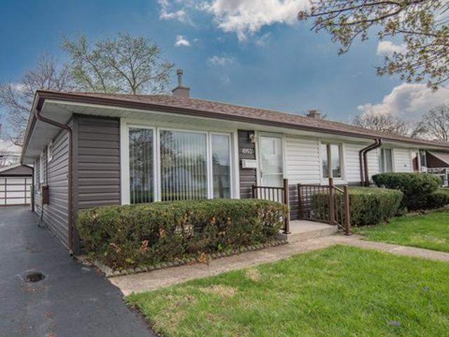 Townhouse for sale in Hometown, Illinois