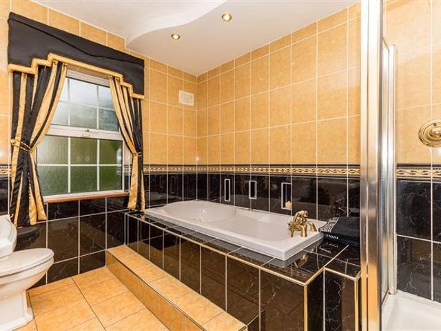 Detached House for sale