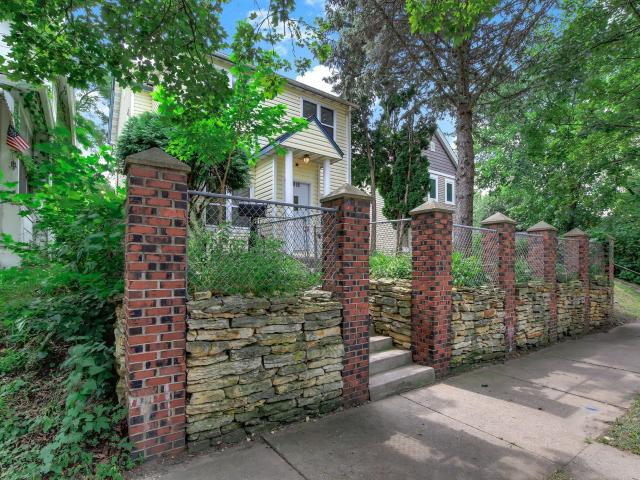 House for sale in Dayton's Bluff, Ramsey
