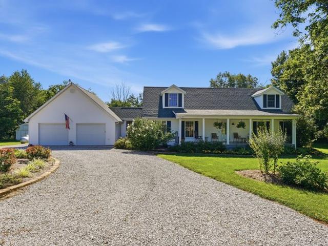 House for sale in Coatesville, Indiana