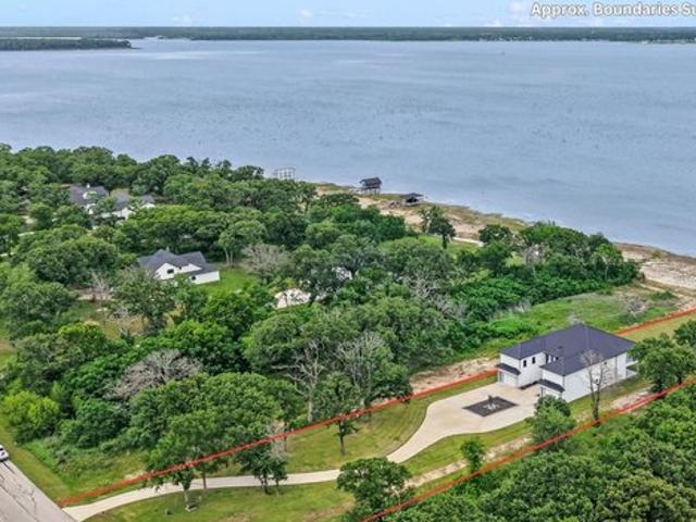 House for sale in Kemp, Texas