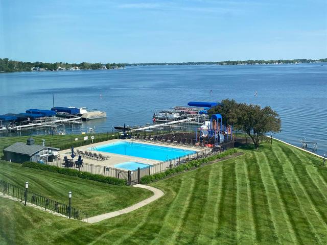 Condo for sale in Syracuse, Indiana