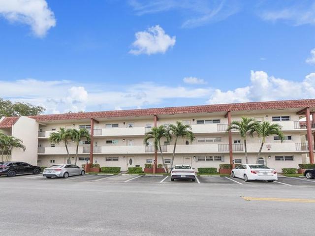 Condo for sale in Pembroke Pines, Florida
