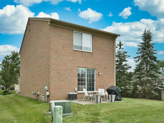 Condo for sale in Livonia