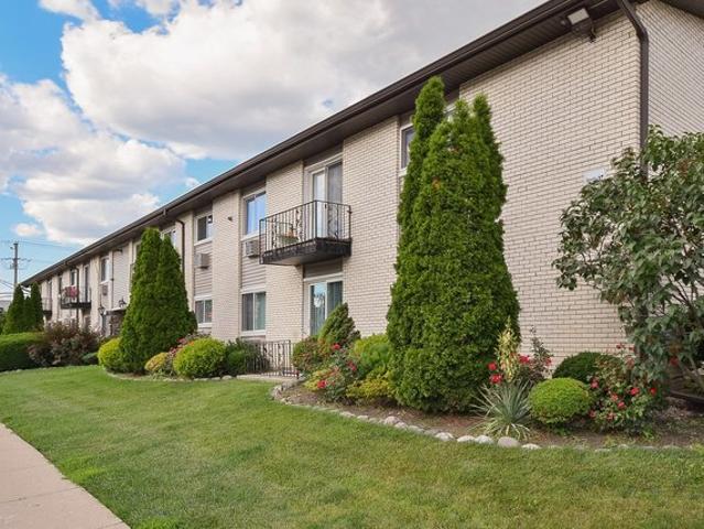 Condo for sale in Des Plaines, Illinois