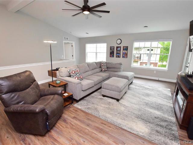 Condo for sale in Fenton, Michigan