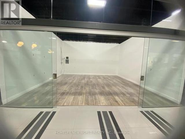 Commercial for rent in York, Ontario