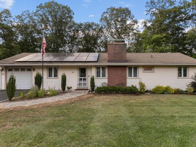 House for sale in Hamden, Connecticut