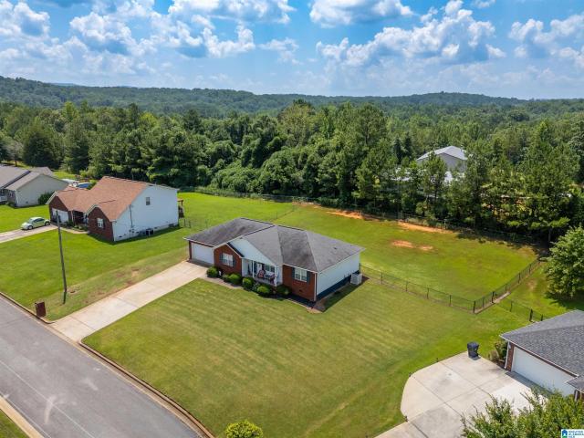 House for sale in Weaver
