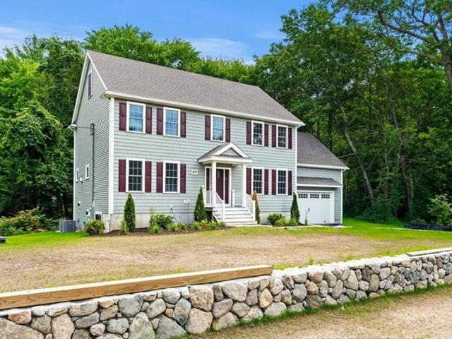 House for sale in North Reading, Massachusetts