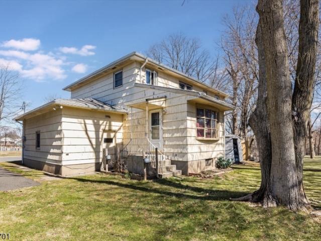 House for sale in Bloomfield, New Jersey