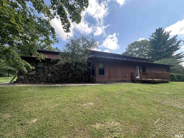 House for sale in Murphysboro, Illinois