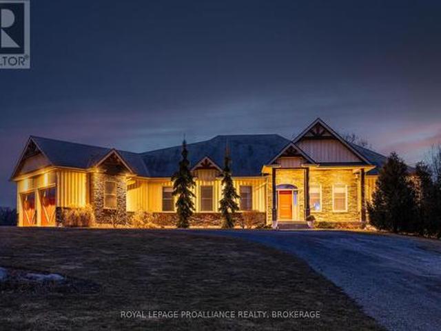 House for sale in Ontario