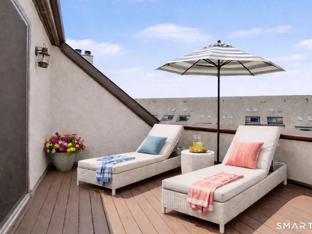 Townhouse for sale in Cos Cob, Connecticut