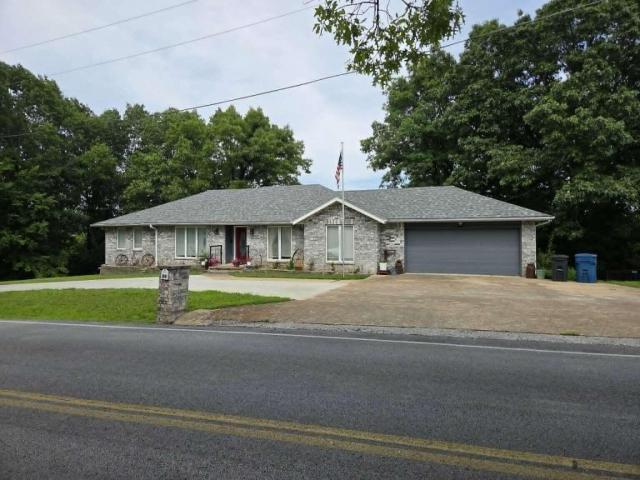 House for sale in Stone, Missouri