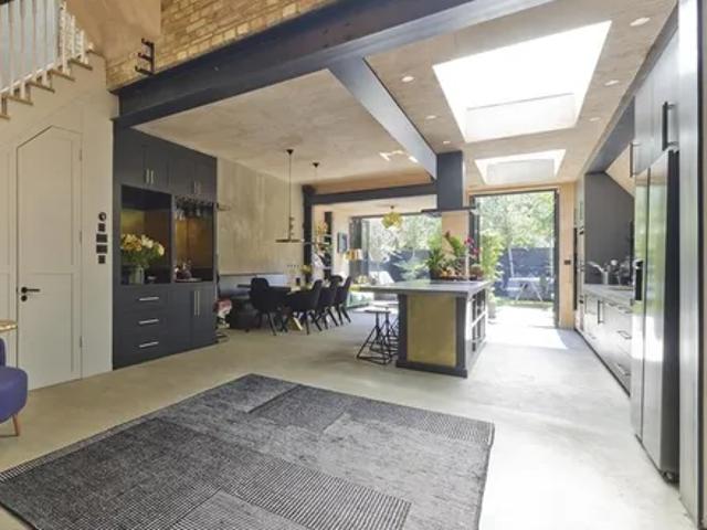 House for rent in Brondesbury, Greater London