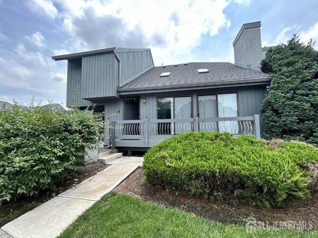 Townhouse for sale in Edison, New Jersey