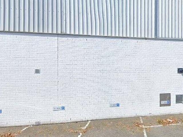 Bedrijfspand te huur in Schouwbroek, Eindhoven