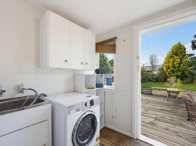 House for sale in Chaslands, Canterbury