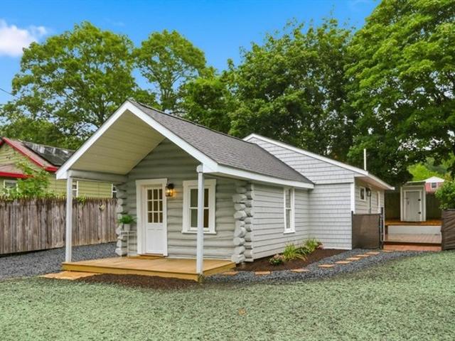 House for sale in Hanson, Massachusetts