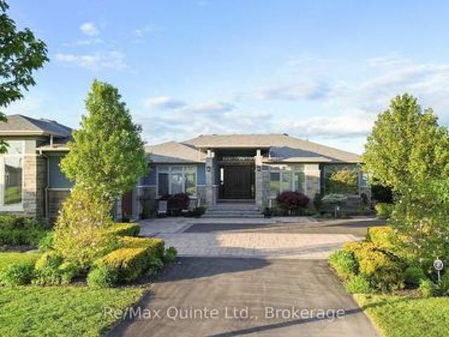House for sale in Ontario