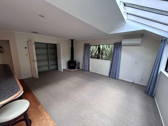 House for rent in Paremoremo, Oroua County