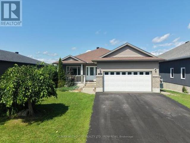House for sale in Renfrew, Ontario