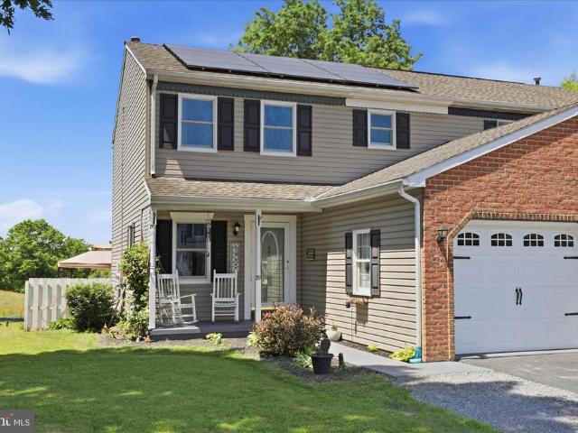 Townhouse for sale in Stevens, Pennsylvania