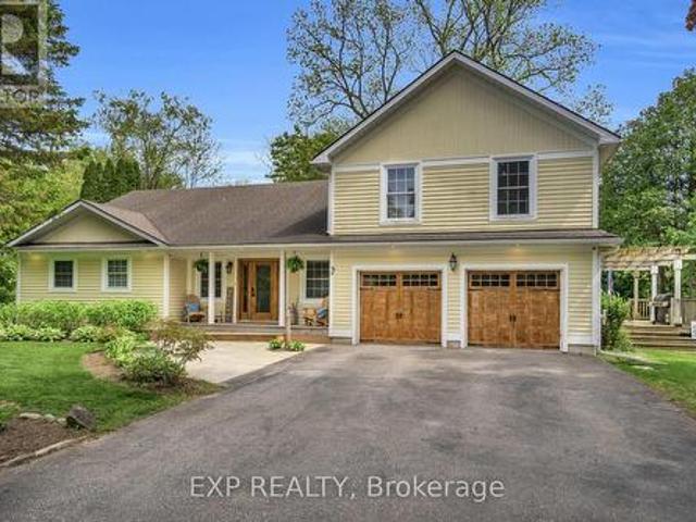 House for sale in Georgina House for sale in Georgina