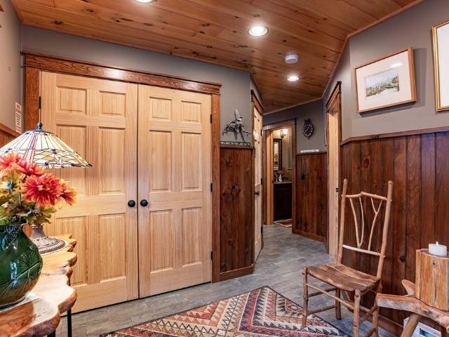 House for sale in Town of Inlet, Hamilton County