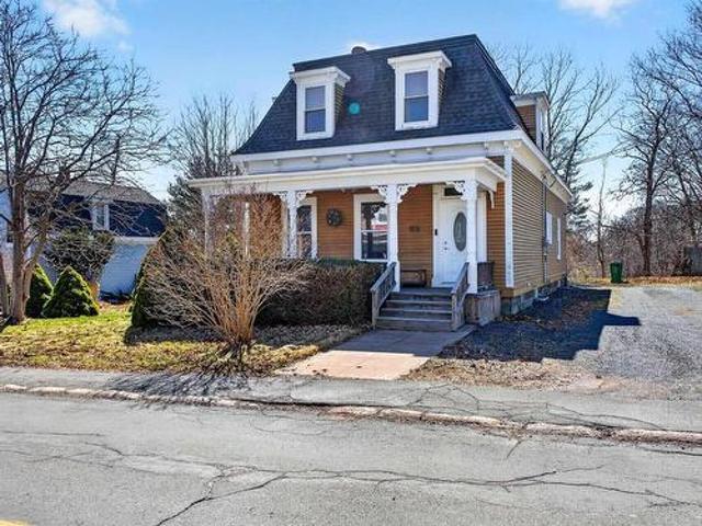 House for sale in Pictou, Nova Scotia