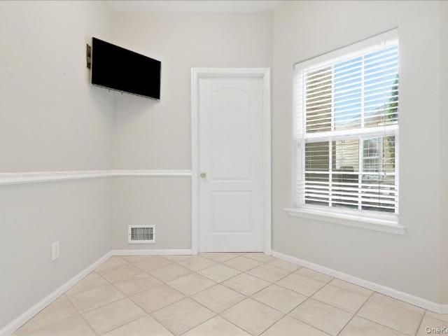 Condo for sale in The Hamlet at Wind Watch Golf Club, Town of Islip