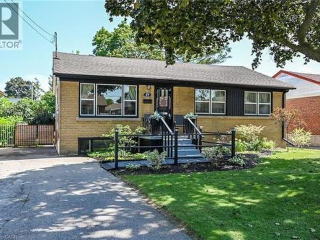 House for sale in Ancaster, Ontario