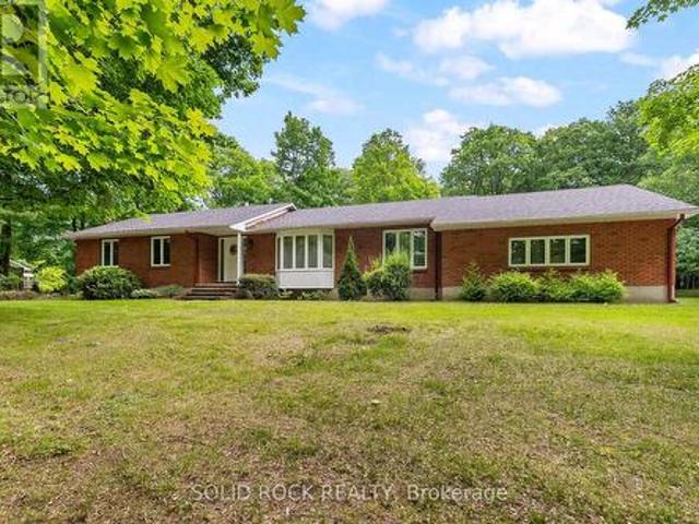 House for sale in Renfrew, Ontario