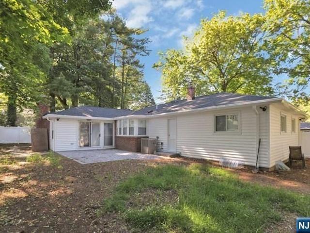 House for rent in Paramus
