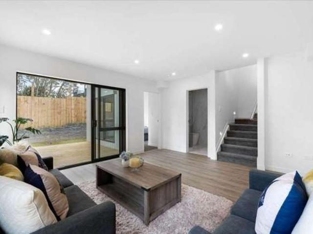 House for rent in Paremoremo