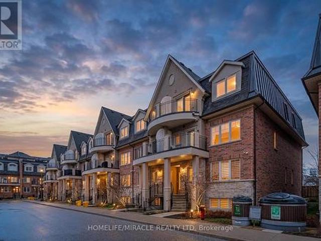Townhouse for sale in Oakville, Ontario