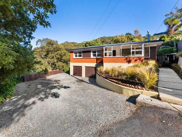 House for sale in Otakou