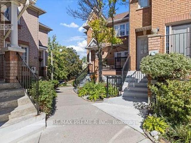 Townhouse for sale in Woburn, Ontario