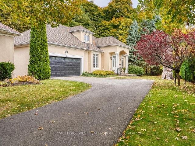 Attic for sale in Woburn, Ontario