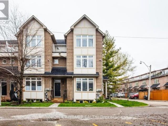 Townhouse for sale in Woburn, Ontario