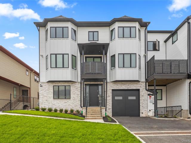 Condo for sale in Rockland, New York