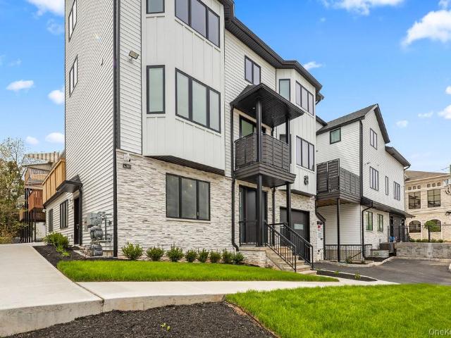 Condo for sale in Rockland, New York