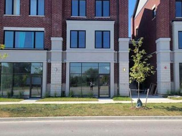 Commercial for rent in Bradford West Gwillimbury, Ontario