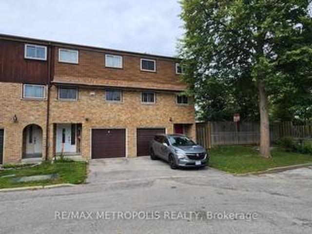 Townhouse for sale in Woburn, Ontario