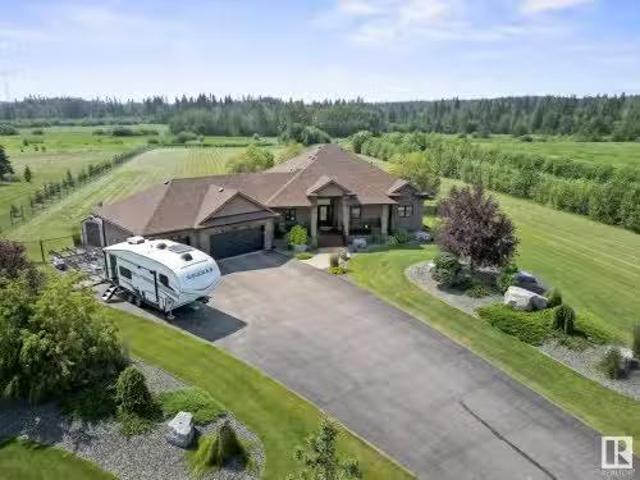 House for sale in Alberta