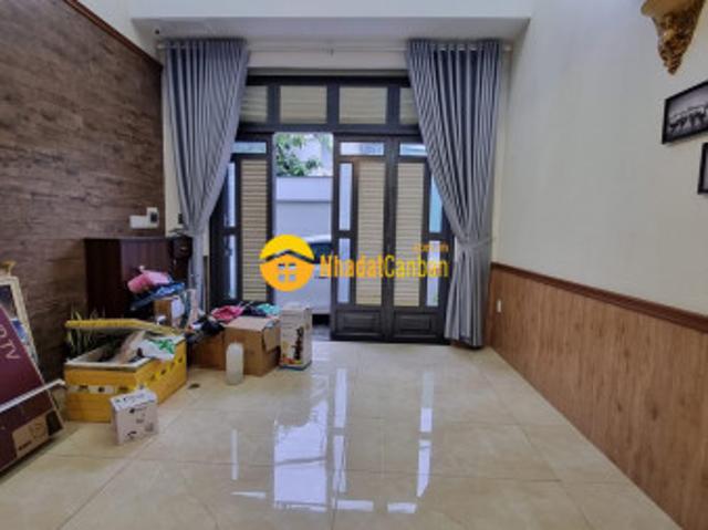 Nhà mặt phố bán